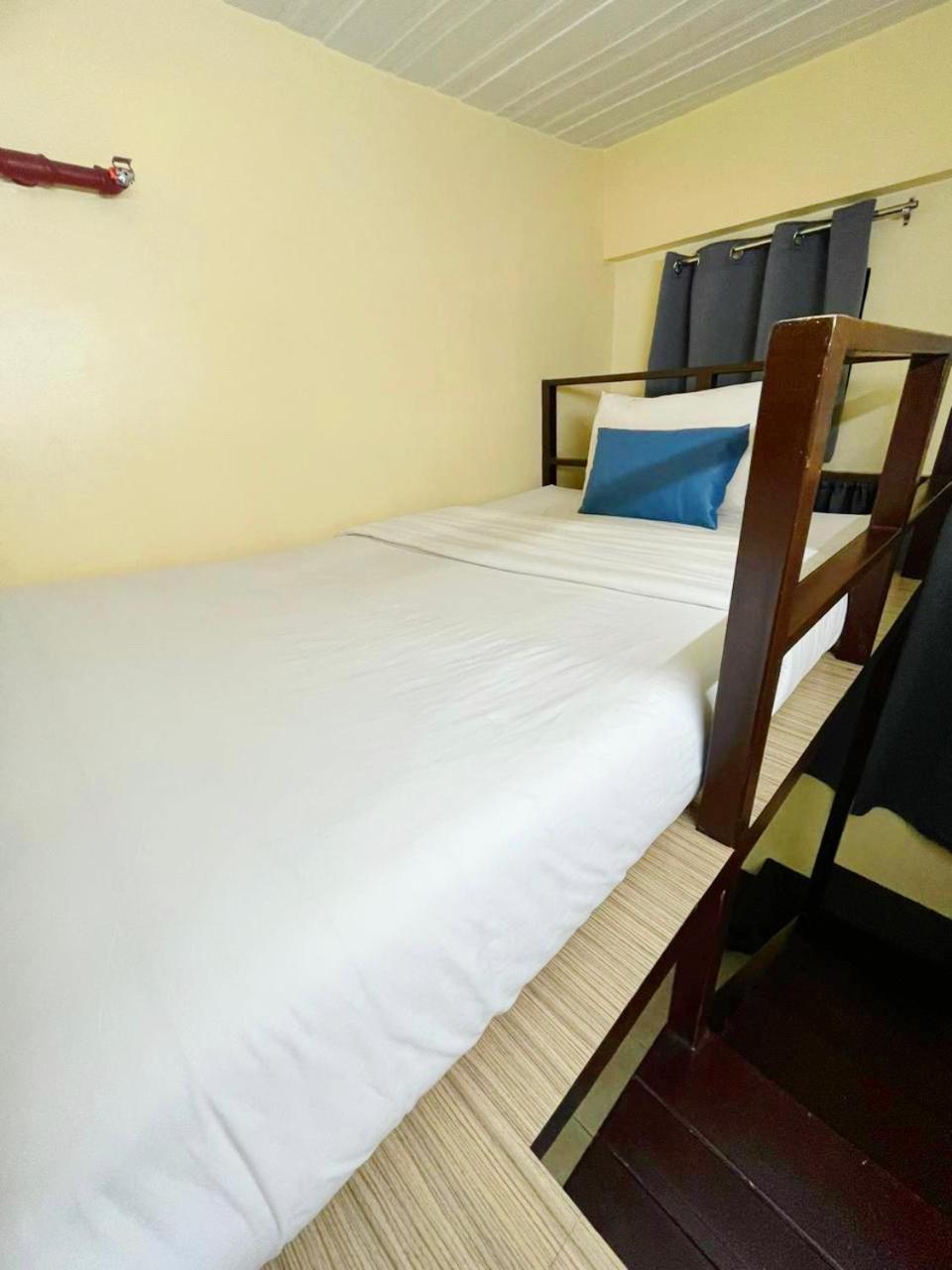Airobedz Manila - A Value Hotel Exteriör bild